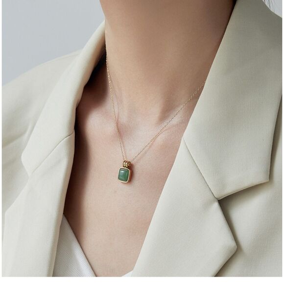18K Gold Plated Square Stone Pendant Gold Natural Stone Green Pendant Necklace - Picture 4 of 6